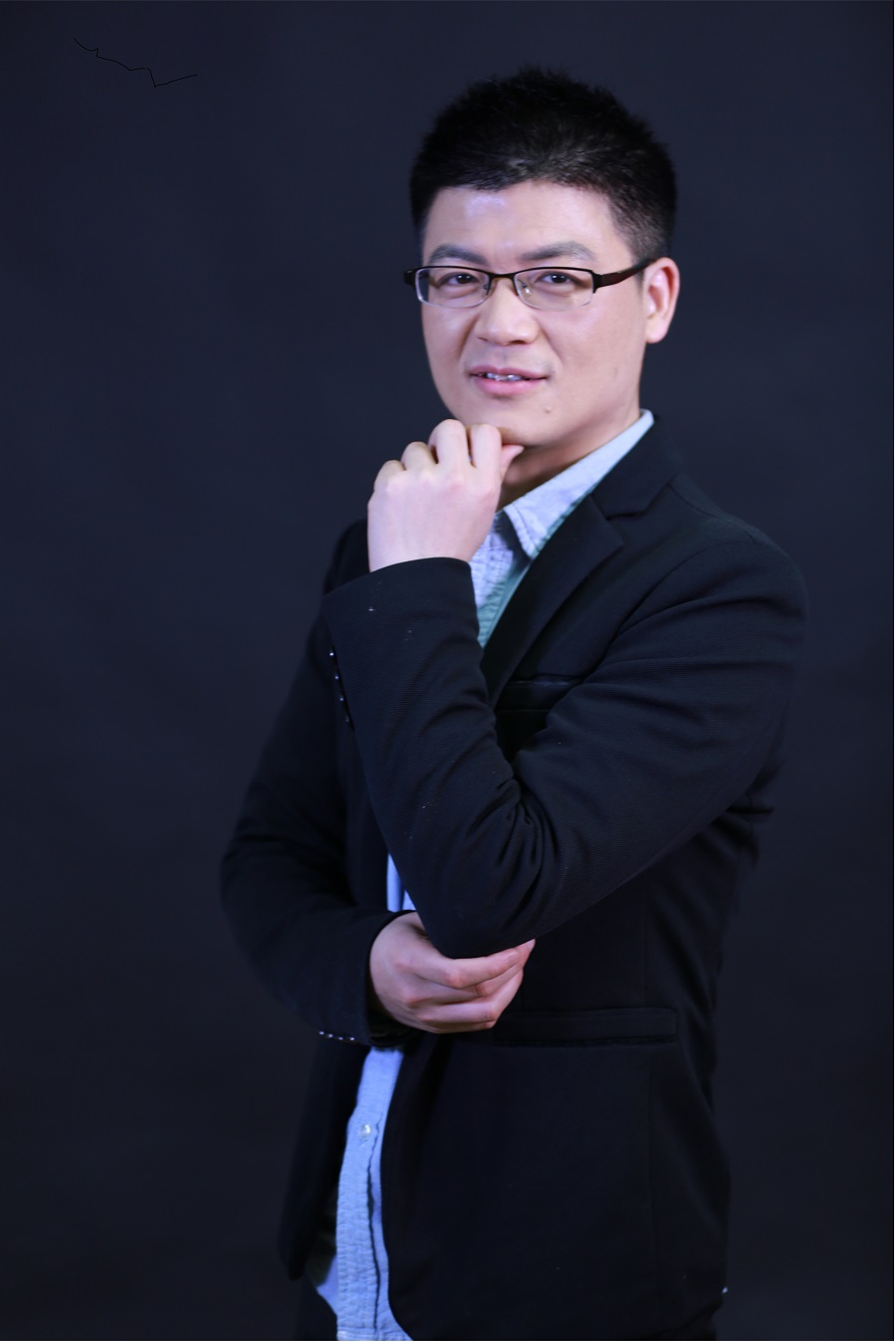 黄传根像素低.jpg
